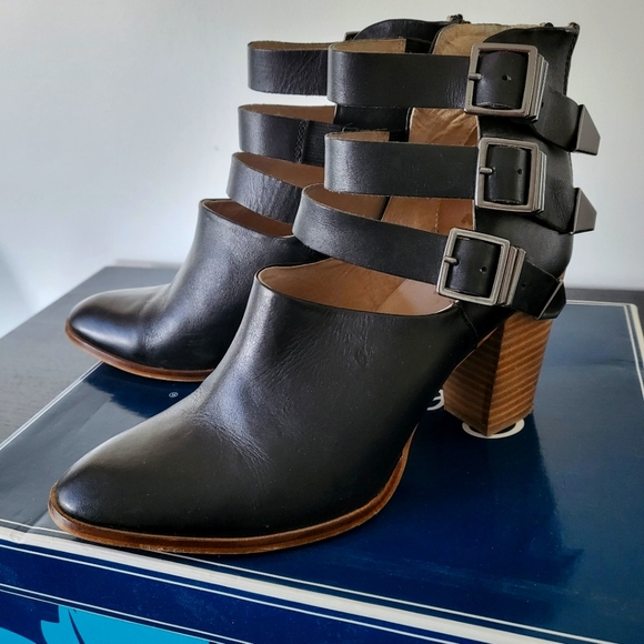 Seychelles Haywire Black Buckle Strap Ankle Booties - Picture 2 of 8